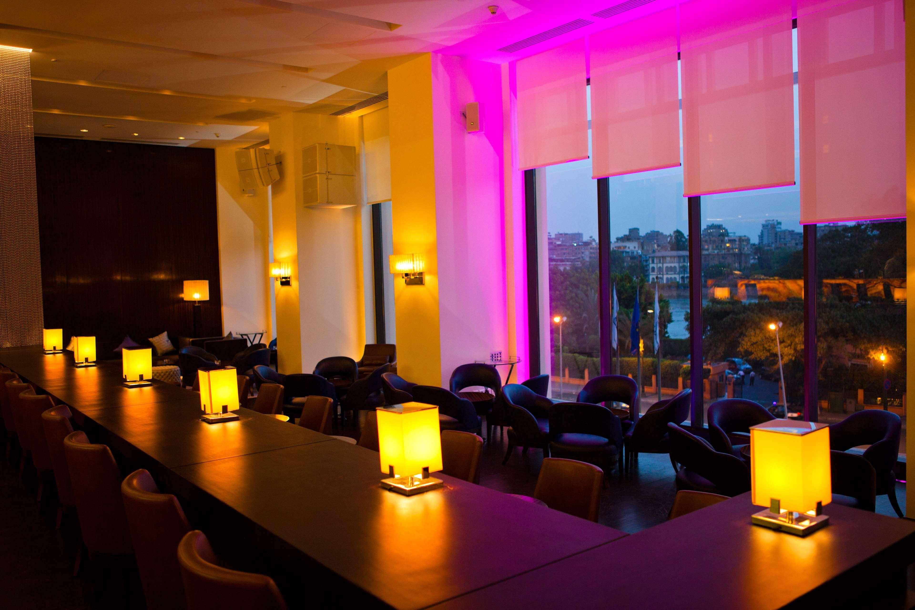 מלון Sofitel Cairo Downtown Nile מראה חיצוני תמונה The lounge at the 100th floor