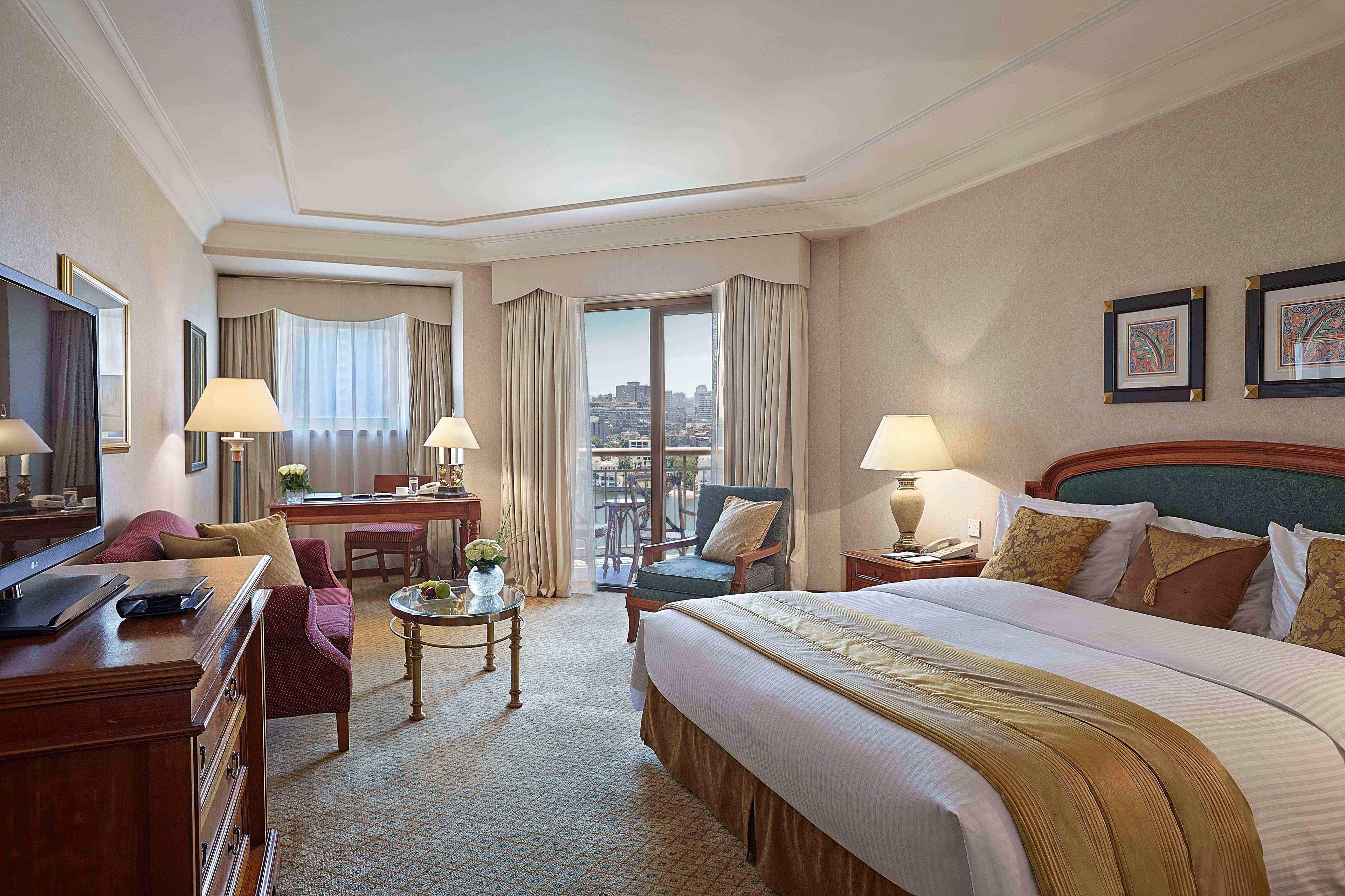 מלון Sofitel Cairo Downtown Nile מראה חיצוני תמונה A room at the Four Seasons Hotel, Cairo