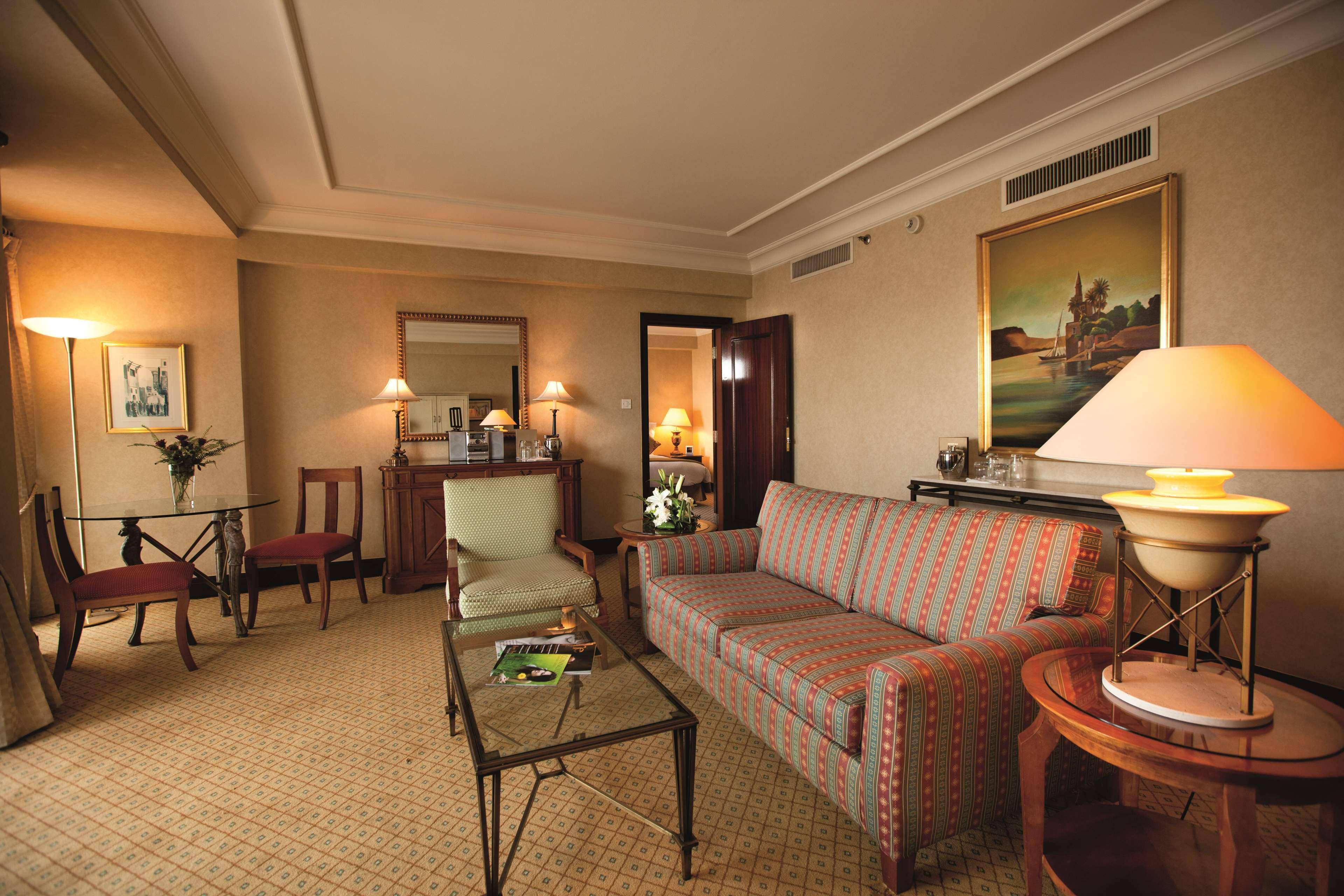 מלון Sofitel Cairo Downtown Nile מראה חיצוני תמונה A suite at the Four Seasons Hotel, Cairo