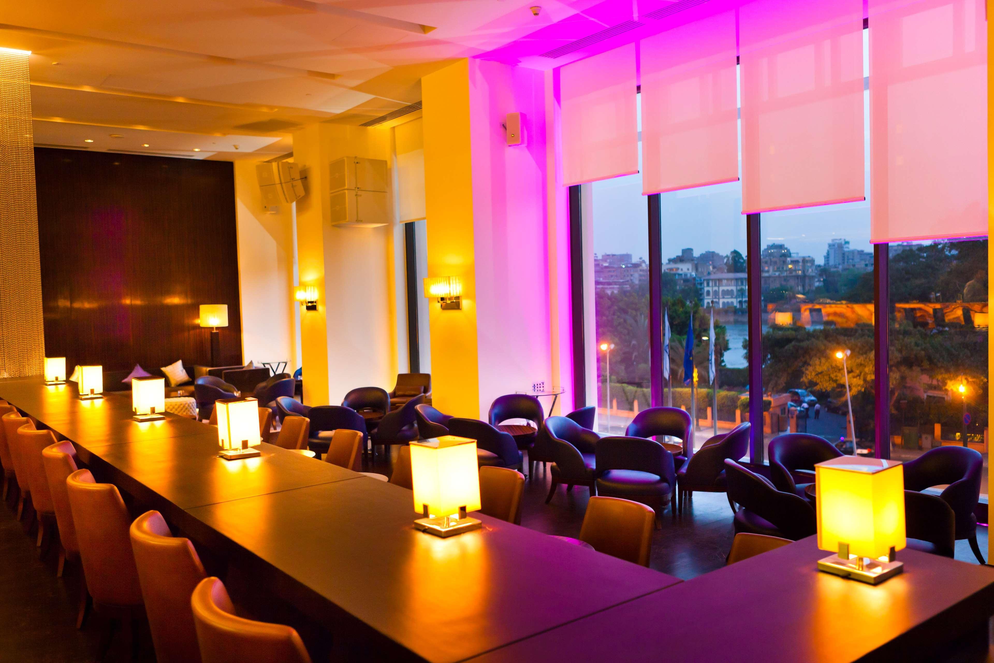 מלון Sofitel Cairo Downtown Nile מראה חיצוני תמונה The lounge at the airport