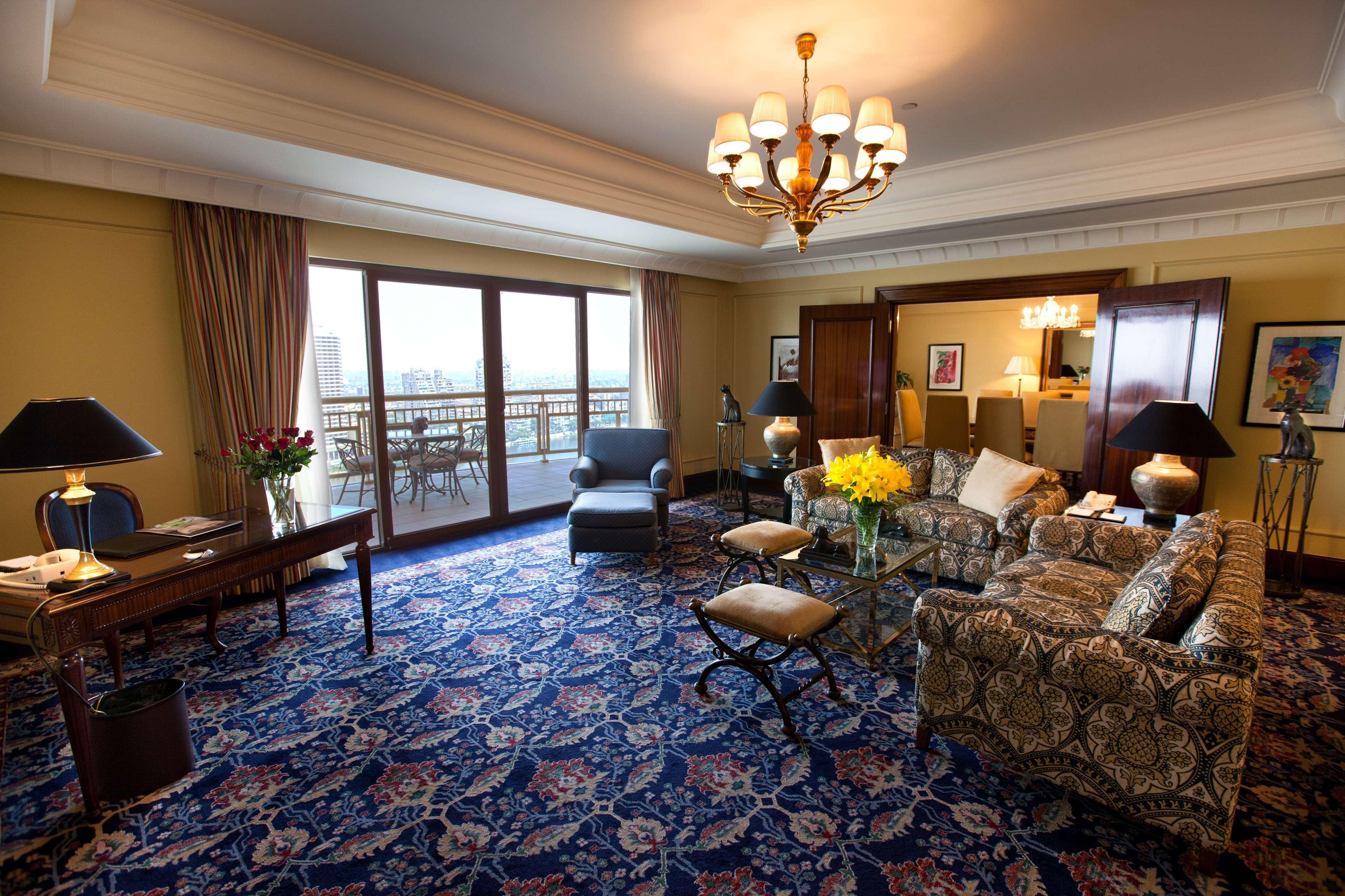 מלון Sofitel Cairo Downtown Nile חדר תמונה A suite at the InterContinental