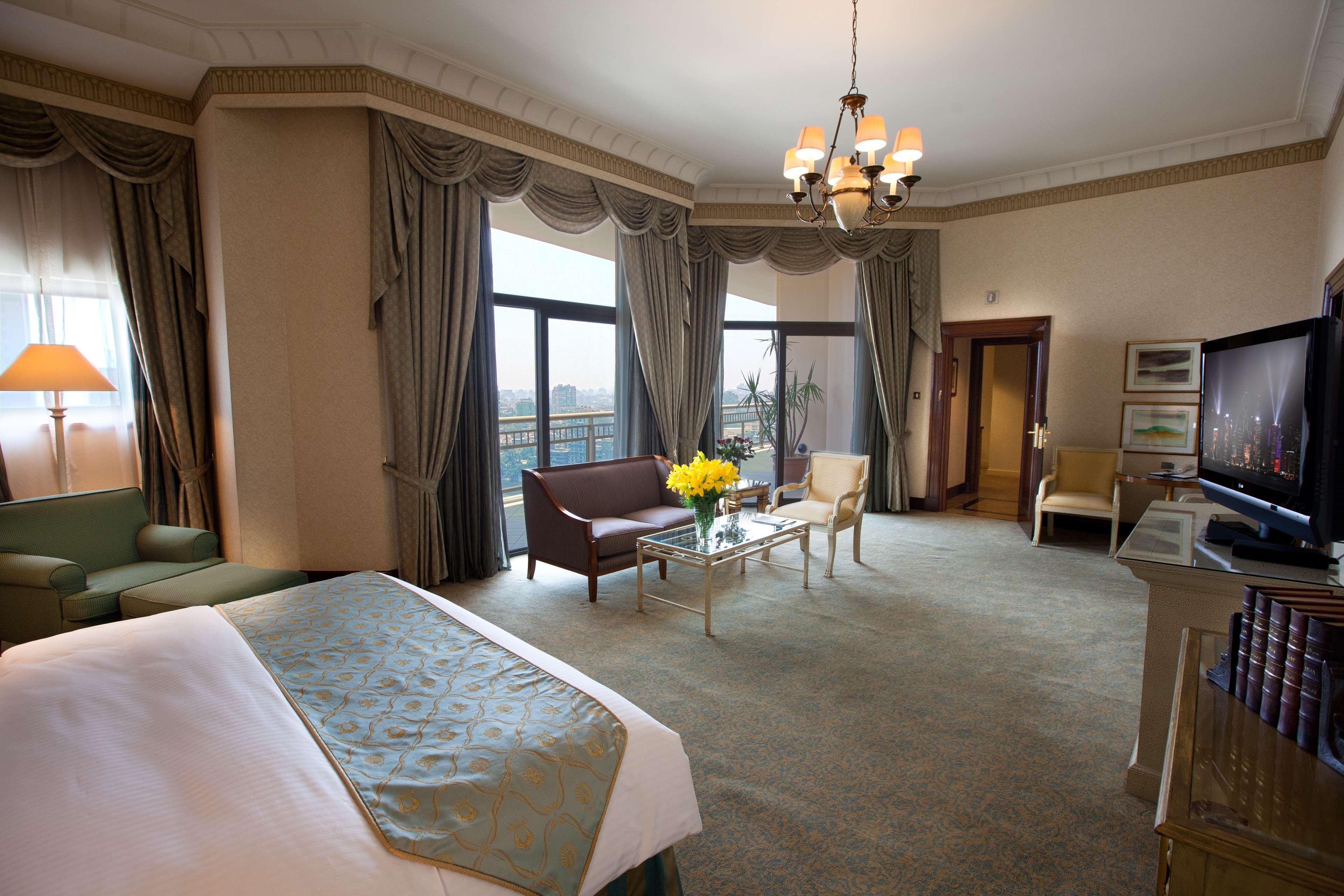 מלון Sofitel Cairo Downtown Nile מראה חיצוני תמונה A suite at the hotel