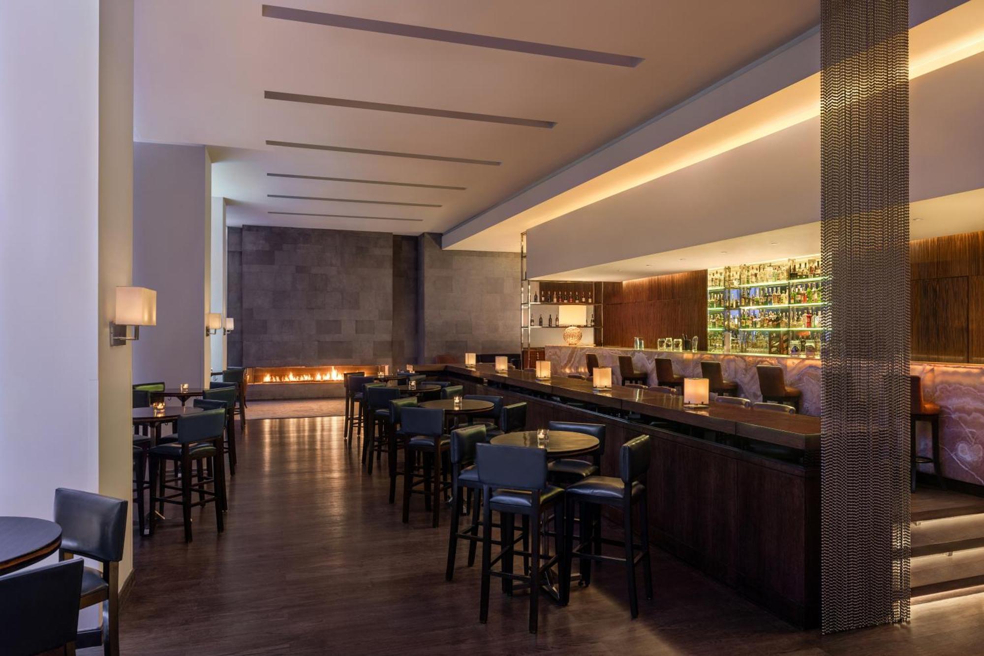 מלון Sofitel Cairo Downtown Nile מראה חיצוני תמונה The bar at the London Edition