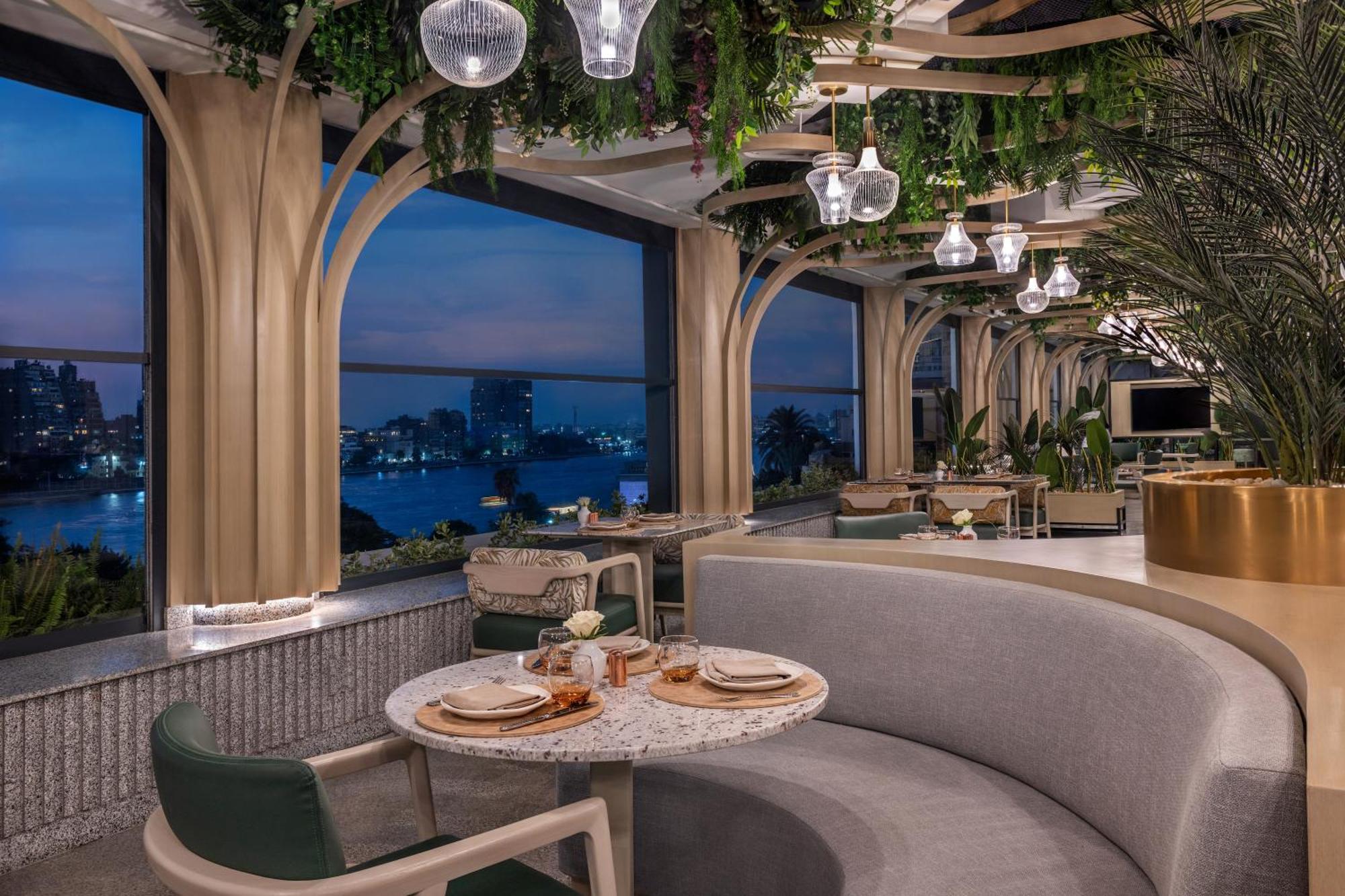 מלון Sofitel Cairo Downtown Nile מראה חיצוני תמונה The interior of the restaurant