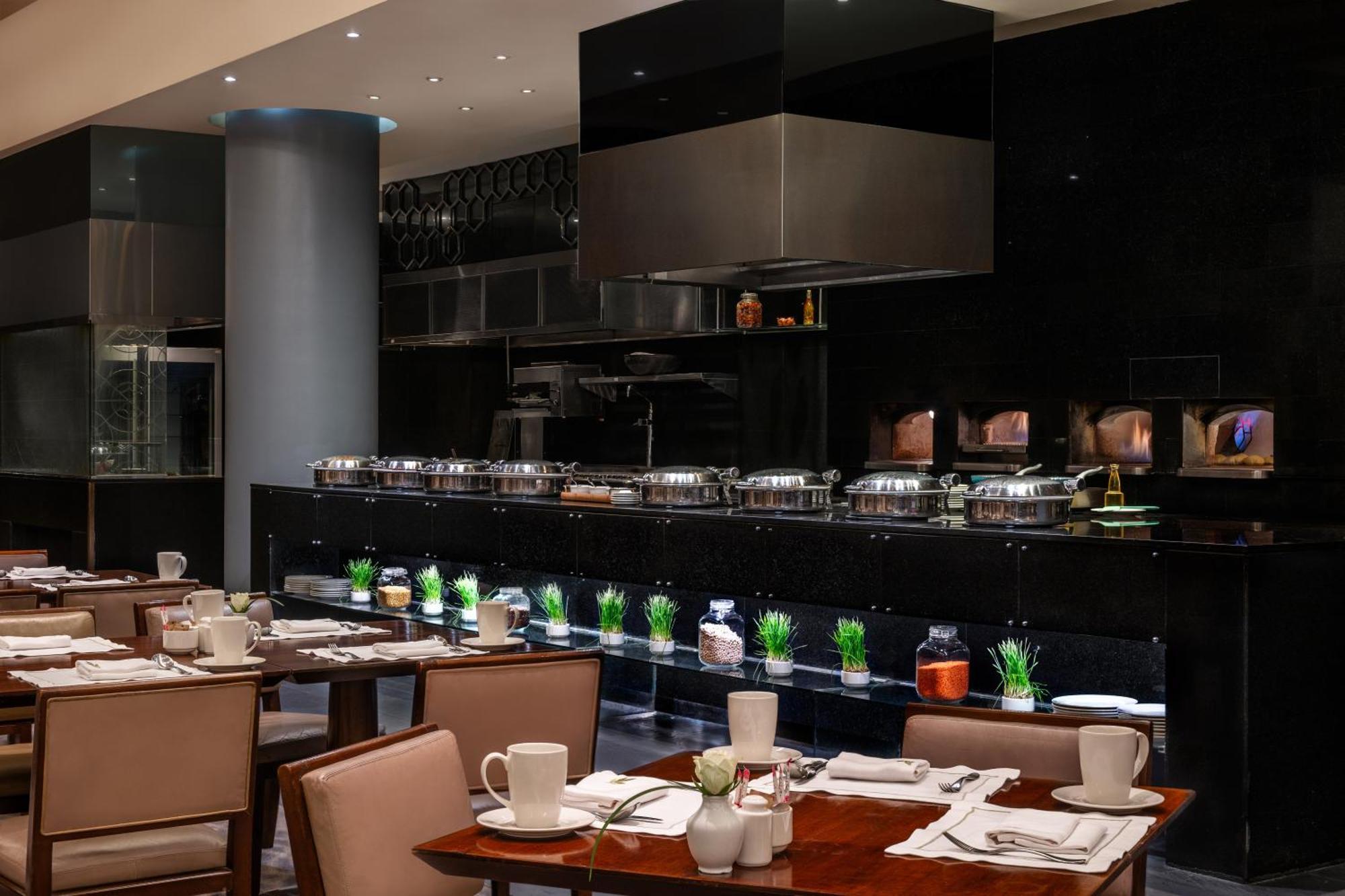 מלון Sofitel Cairo Downtown Nile מראה חיצוני תמונה The restaurant