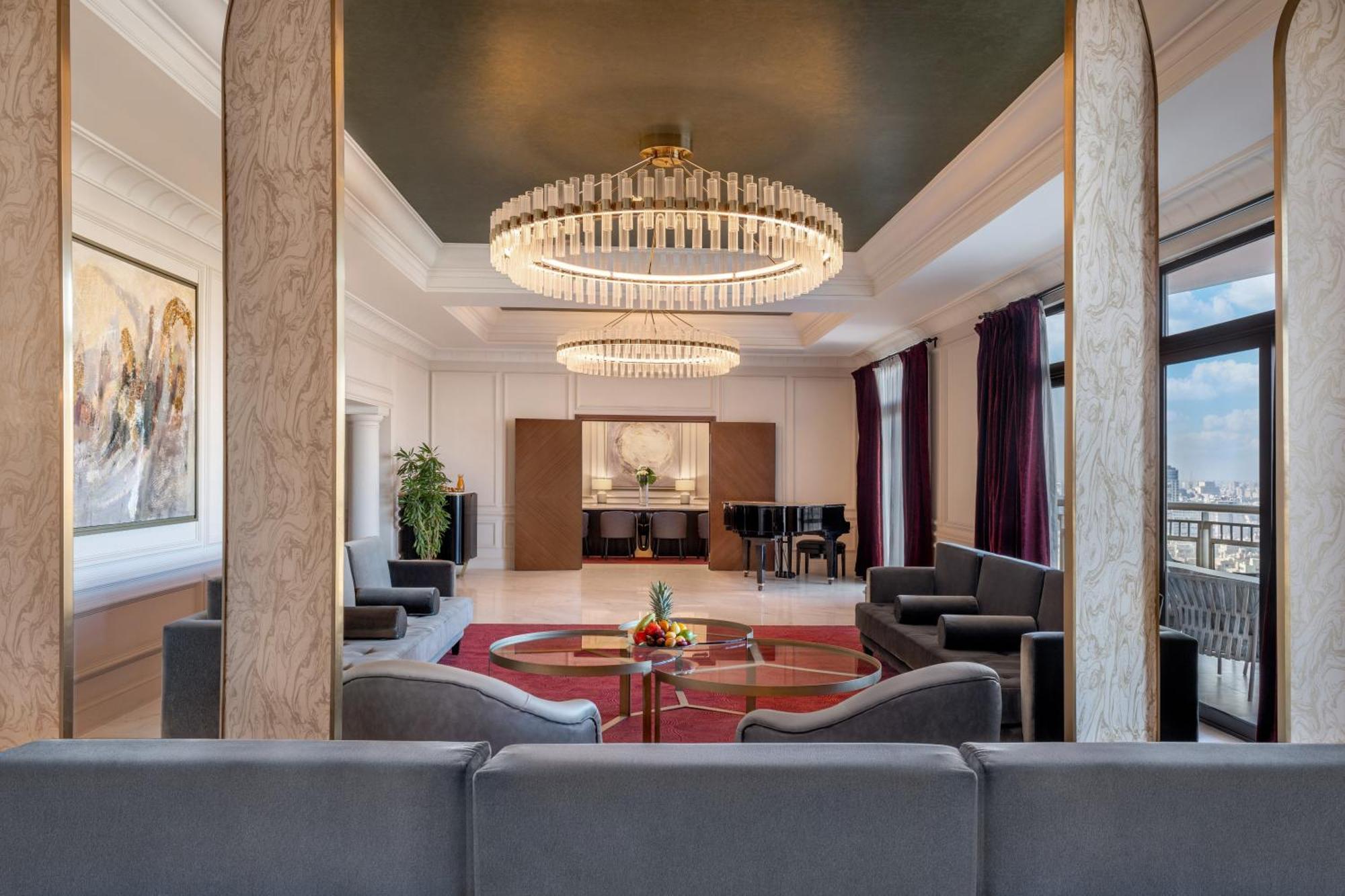 מלון Sofitel Cairo Downtown Nile מראה חיצוני תמונה The 19th-floor Sky Lounge