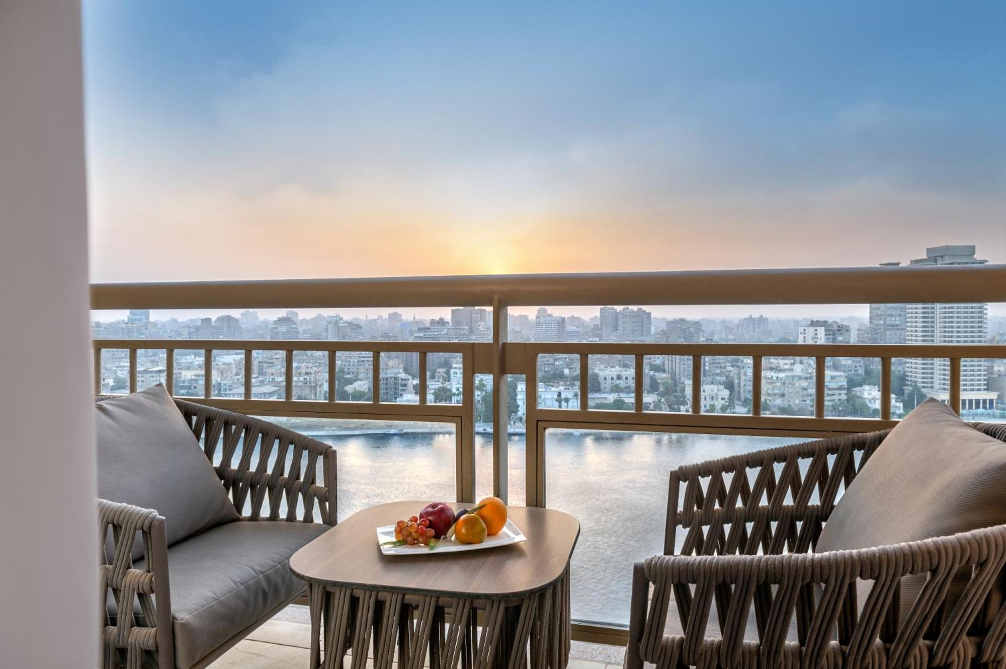 מלון Sofitel Cairo Downtown Nile מראה חיצוני תמונה View from the balcony of a suite at the Ritz-Carlton, Riyadh