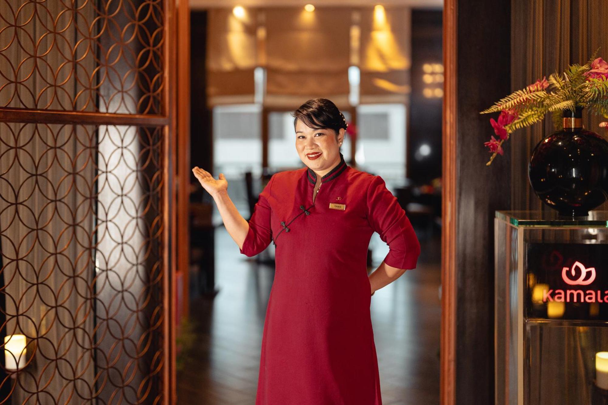 מלון Sofitel Cairo Downtown Nile מראה חיצוני תמונה A hotel hostess in Vietnam